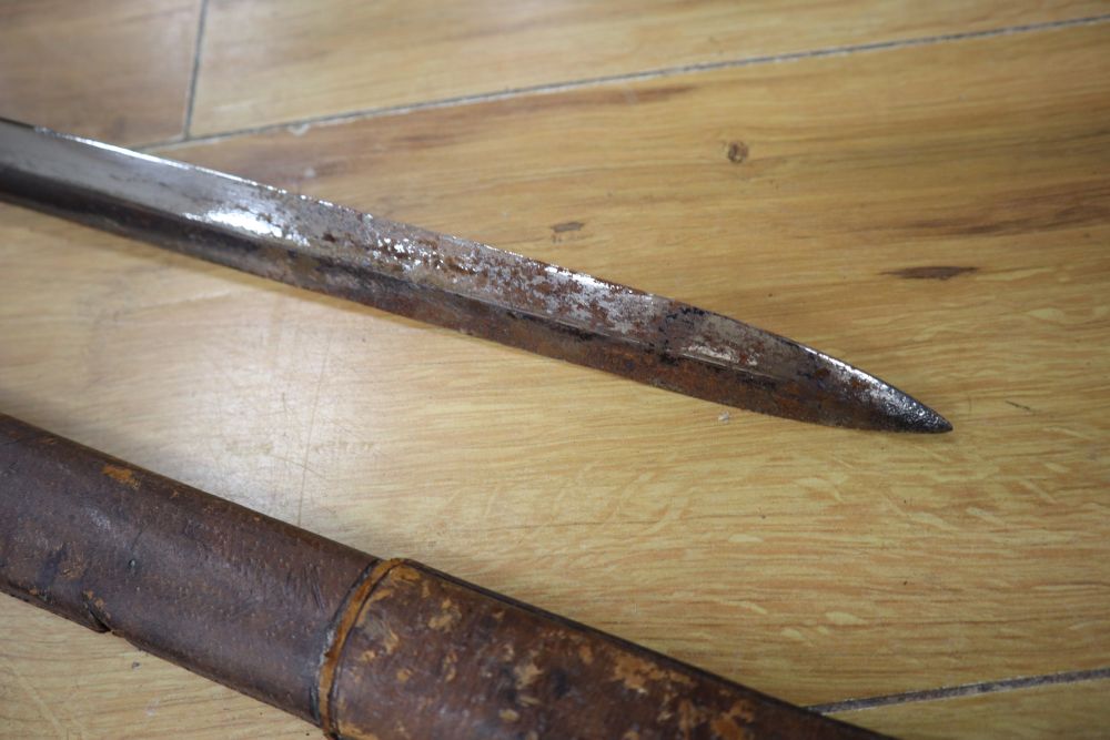 An Edward VII Infantry Officers sword, shagreen grip and 91cm etched, single edged blade, leather scabbard